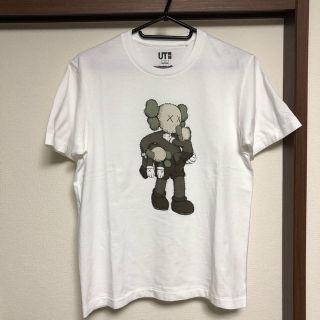 ユニクロ(UNIQLO)の新品 UNIQLO × KAWS コラボ Tシャツ ユニクロ UT Sサイズ(Tシャツ/カットソー(半袖/袖なし))