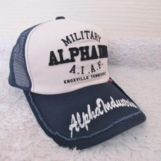 アルファインダストリーズ(ALPHA INDUSTRIES)の未使用新品　アルファ　メッシュキャップ　紺白(キャップ)