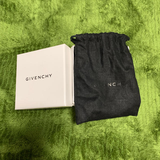 GIVENCHY シャークトゥース GIVENCHY シャークトゥース
