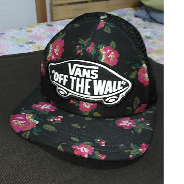 VANS(ヴァンズ)のハル様専用VANS  OFF THE WALL フラワー柄メッシユCAP レディースの帽子(キャップ)の商品写真