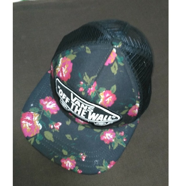 VANS(ヴァンズ)のハル様専用VANS  OFF THE WALL フラワー柄メッシユCAP レディースの帽子(キャップ)の商品写真