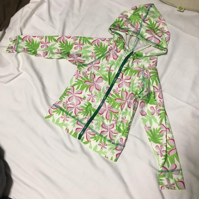 美品 ラッシュガード100 ジップアップ 女の子 花 パーカー 水着 キッズ/ベビー/マタニティのキッズ服女の子用(90cm~)(水着)の商品写真