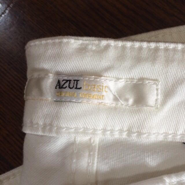 AZUL by moussy(アズールバイマウジー)のアズール  白skinny レディースのパンツ(スキニーパンツ)の商品写真