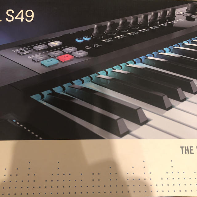 NI Komplete Kontrol S49 開封のみ新品 楽器のDTM/DAW(MIDIコントローラー)の商品写真