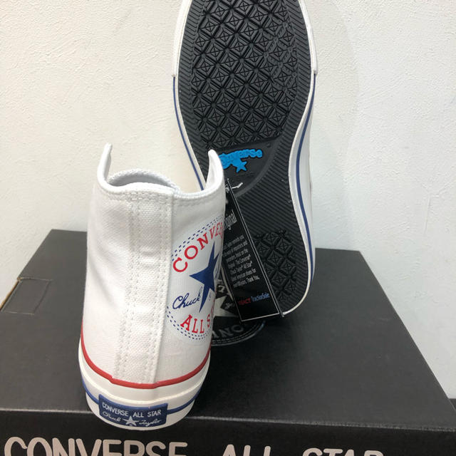 CONVERSE(コンバース)のコンバース チャックテイラーオールスター ヒュージバッチハイカット レディースの靴/シューズ(スニーカー)の商品写真