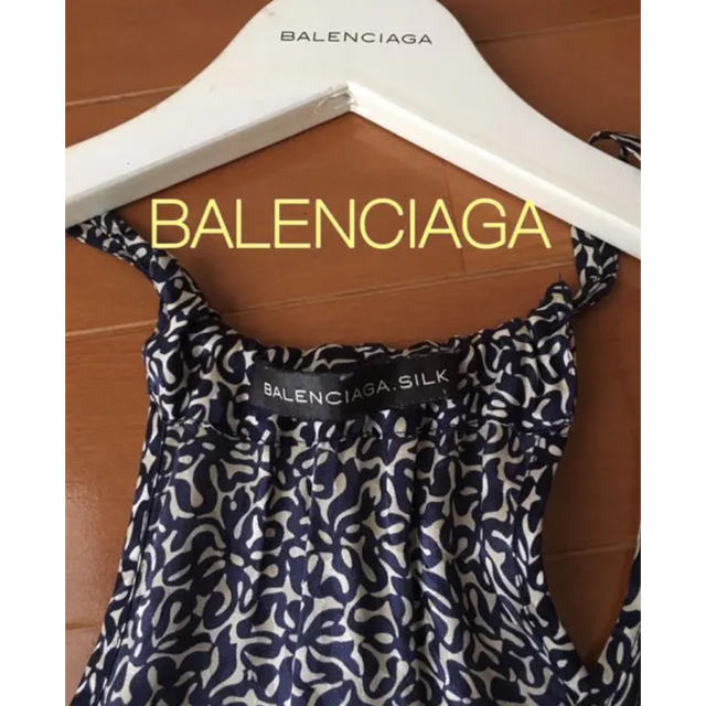 人気ブラックBALENCIAGA.SILKバレンシアガ.シルクトップス冠婚葬祭