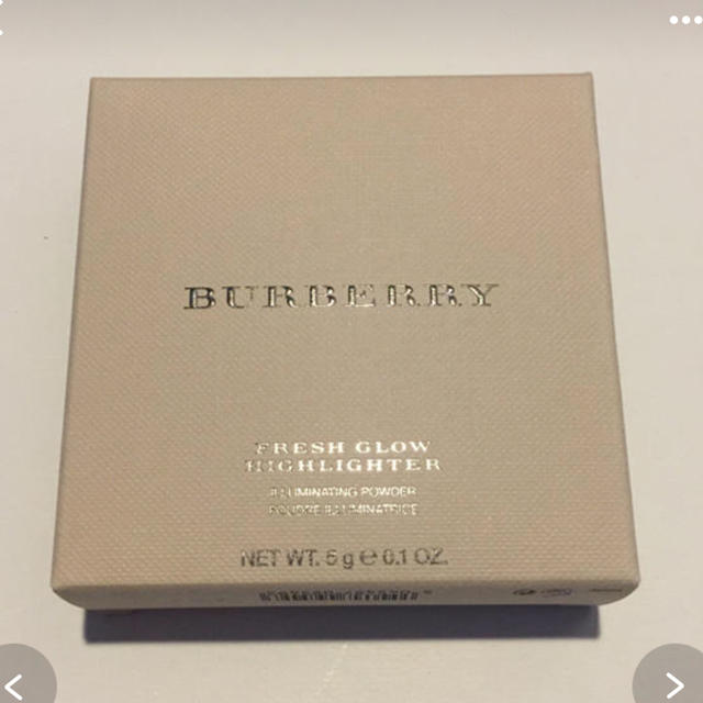 BURBERRY(バーバリー)の新品未使用☆バーバリービューティーフレッシュグロウハイライターフェイスパウダー コスメ/美容のベースメイク/化粧品(フェイスパウダー)の商品写真