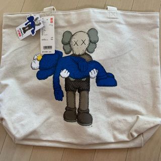 ユニクロ(UNIQLO)のkaws (トートバッグ)