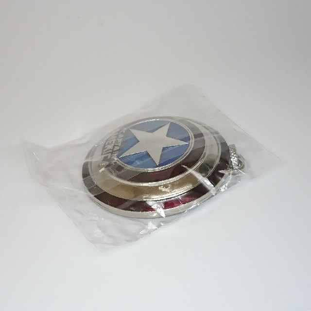 MARVEL(マーベル)のキャプテンアメリカ盾のキーホルダー 金属 エンタメ/ホビーのアニメグッズ(キーホルダー)の商品写真