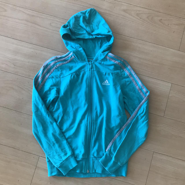 adidas(アディダス)のadidas パーカー 140センチ キッズ/ベビー/マタニティのキッズ服女の子用(90cm~)(ジャケット/上着)の商品写真