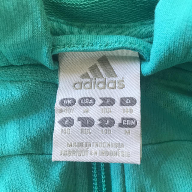 adidas(アディダス)のadidas パーカー 140センチ キッズ/ベビー/マタニティのキッズ服女の子用(90cm~)(ジャケット/上着)の商品写真