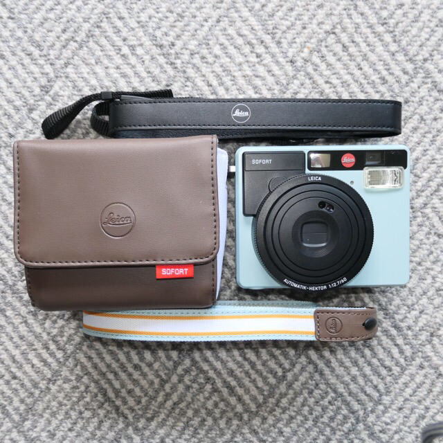 LEICA(ライカ)のLEICA SOFORT ライカ ゾフォート ミント+ケース+ストラップ スマホ/家電/カメラのカメラ(フィルムカメラ)の商品写真