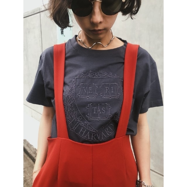 Ameri VINTAGE(アメリヴィンテージ)の新品タグ　アメリヴィンテージ　ハーバードコラボTシャツ レディースのトップス(Tシャツ(半袖/袖なし))の商品写真