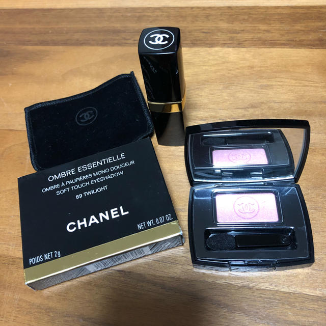 CHANEL(シャネル)のCHANEL アイシャドウ 89 &No5香水 ミニサイズ2点セット コスメ/美容のベースメイク/化粧品(アイシャドウ)の商品写真