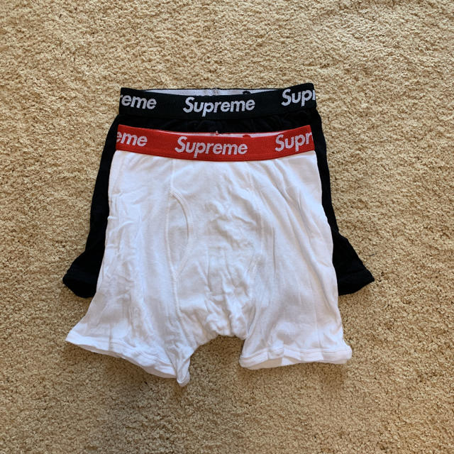 Supremeパンツ