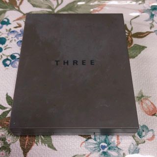 スリー(THREE)のthree スリー シマリンググローデュオ 01(フェイスカラー)