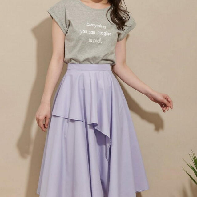 Noela(ノエラ)のノエラ 刺繍ロゴTシャツ グレー 大人気♡ レディースのトップス(Tシャツ(半袖/袖なし))の商品写真