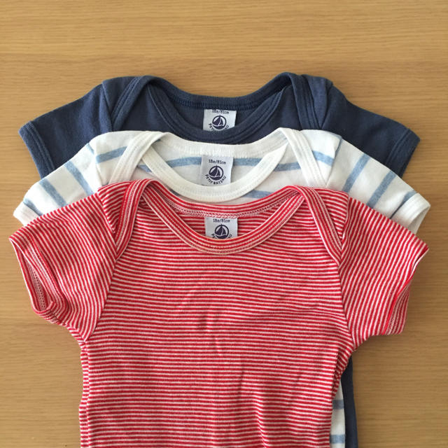 PETIT BATEAU(プチバトー)のプチバトー 半袖 ロンパース キッズ/ベビー/マタニティのベビー服(~85cm)(肌着/下着)の商品写真