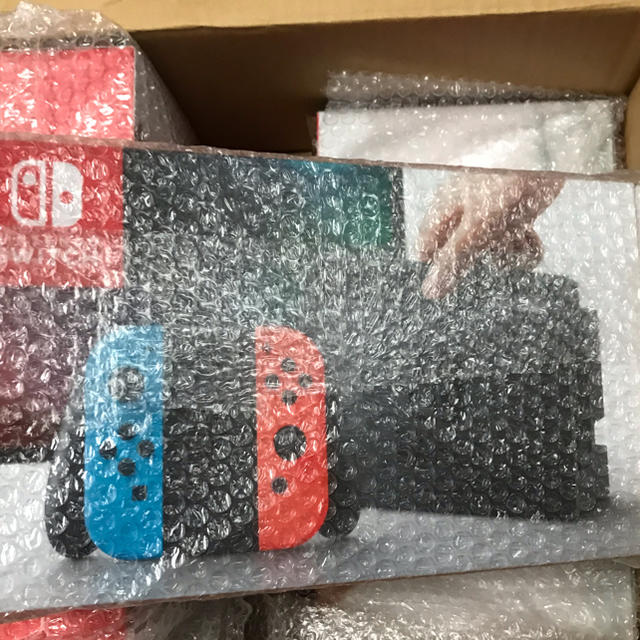 新品未開封 ニンテンドースイッチ ネオン 任天堂 ゲーム機 未使用 美品