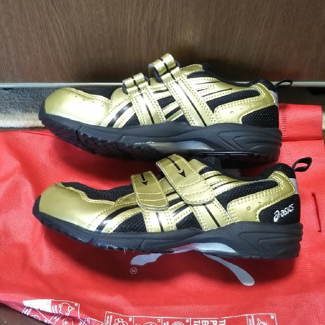 asics(アシックス)の【訳あり美品】アシックス スニーカー キッズ/ベビー/マタニティのキッズ靴/シューズ(15cm~)(スニーカー)の商品写真