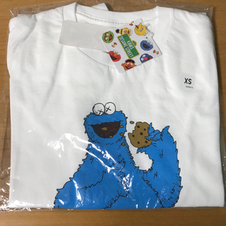 ユニクロ(UNIQLO)のUNIQLO KAWS サマーセール！(Tシャツ/カットソー(半袖/袖なし))