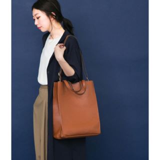 ケービーエフプラス(KBF+)のkbf+ シカクトートBAG キャメル ケービーエフプラス(トートバッグ)