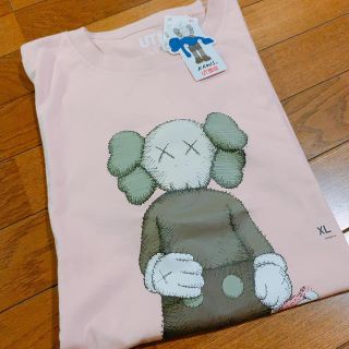 ユニクロ(UNIQLO)のガン黒たまごちゃん専用kaws(Tシャツ/カットソー(半袖/袖なし))