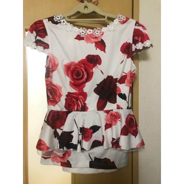 dazzy store(デイジーストア)のキャバドレス ペプラム 薔薇柄 レディースのフォーマル/ドレス(ナイトドレス)の商品写真