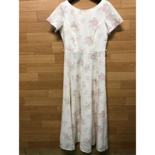 ローラアシュレイ(LAURA ASHLEY)のlaura ashleyワンピース!!花柄 ❁✿✾  ✾✿❁︎(ロングワンピース/マキシワンピース)