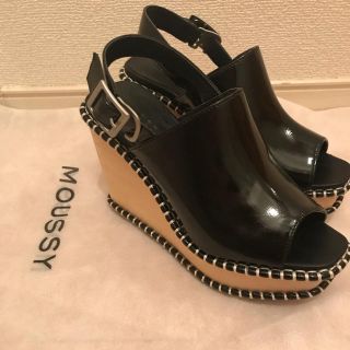 マウジー(moussy)の《 本日のみ値引き中 》厚底サンダル(サンダル)