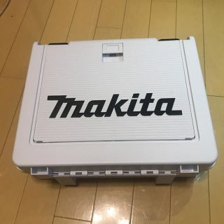 マキタ(Makita)のmakita マキタ インパクト ドライバー ケース。白(その他)