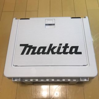 マキタ(Makita)のmakita マキタ インパクト ドライバー ケース。白(工具/メンテナンス)