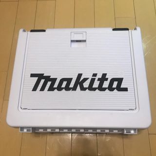 マキタ(Makita)のmakita マキタ インパクト ドライバー ケース。白(その他)