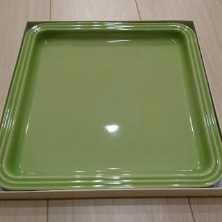 ルクルーゼ(LE CREUSET)の【値下げ】ル・クルーゼ スクエアプレート LE CREUSET 説明書付き(食器)