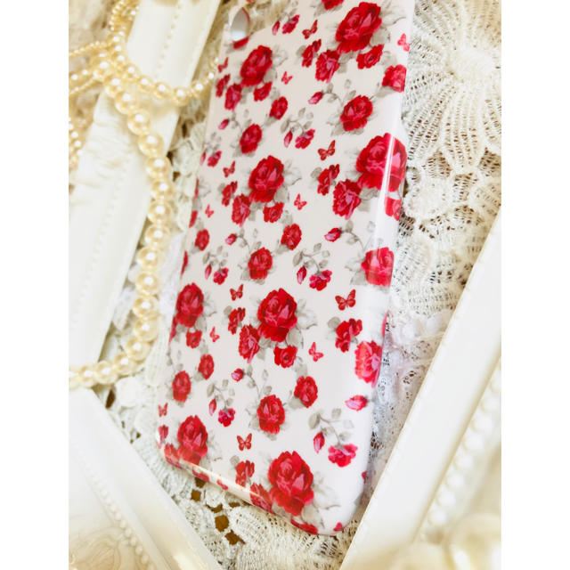 iPhoneアイフォンカバー薔薇と蝶スマホ ハードカバーローズアンティーク調バラ スマホ/家電/カメラのスマホアクセサリー(iPhoneケース)の商品写真