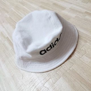 アディダス(adidas)のadidas バケットハット 白(ハット)