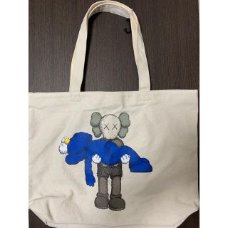 ユニクロ(UNIQLO)の【☆激レア】KAWS × UNIQLO 2019年コラボ トートバッグ(トートバッグ)