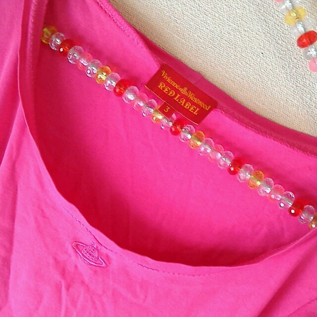 Vivienne Westwood(ヴィヴィアンウエストウッド)のvivienneピンクTシャツ レディースのトップス(Tシャツ(半袖/袖なし))の商品写真