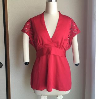 ビーシービージーマックスアズリア(BCBGMAXAZRIA)のbcbgmaxazria トップス(カットソー(半袖/袖なし))