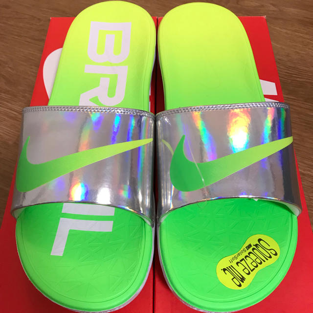 NIKE(ナイキ)の最終値引きラス1！！NIKE benassi ベナッシ ソーラーソフト ボルト メンズの靴/シューズ(サンダル)の商品写真