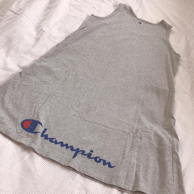 Champion(チャンピオン)のChanpion/チャンピオン バックロゴ ノースリーブチュニックワンピース レディースのトップス(タンクトップ)の商品写真