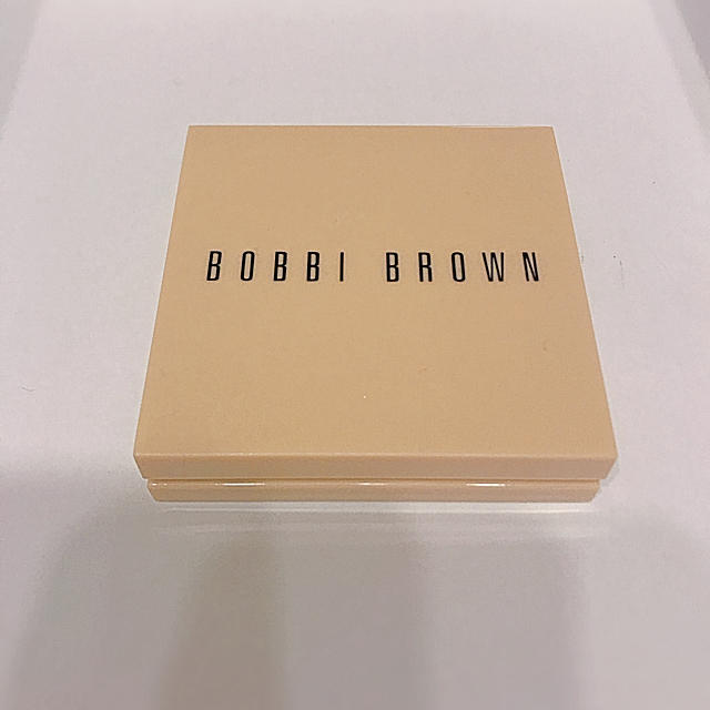 BOBBI BROWN(ボビイブラウン)の【なでしこ様へ】ボビィブラウン フィニッシュ パウダー コスメ/美容のベースメイク/化粧品(フェイスパウダー)の商品写真