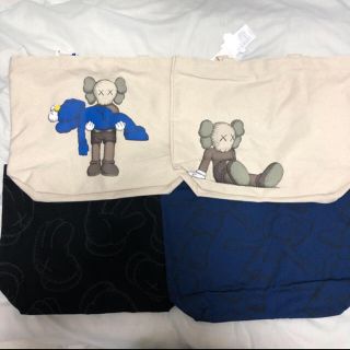 ユニクロ(UNIQLO)のKAWS UNIQLOトートバッグ 4つセット(トートバッグ)