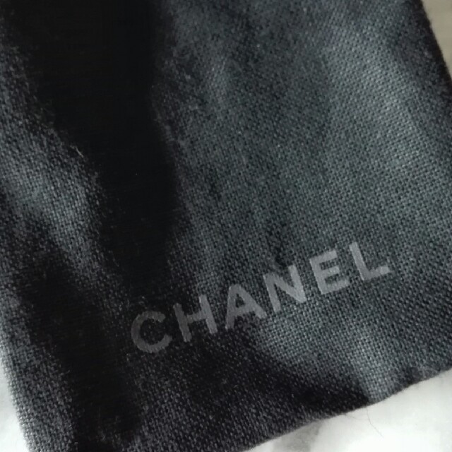 CHANEL(シャネル)のCHANEL  巾着　サングラス　布袋　眼鏡拭き　２点　シャネル レディースのファッション小物(サングラス/メガネ)の商品写真