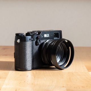 フジフイルム(富士フイルム)のX100F (コンパクトデジタルカメラ)