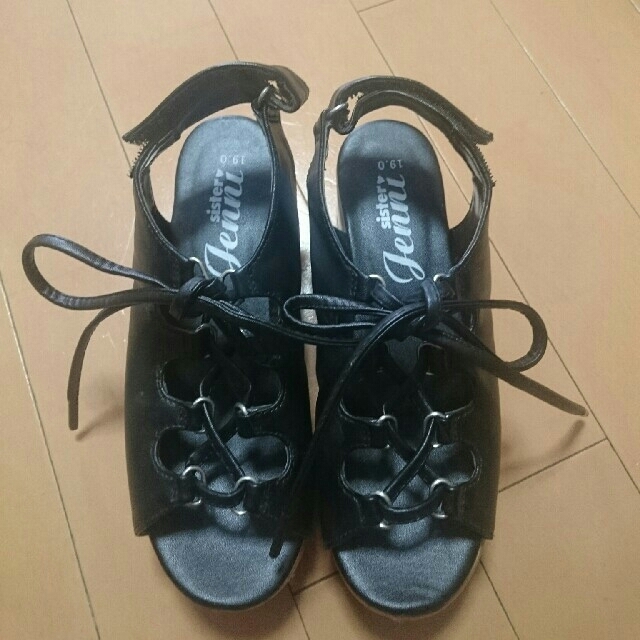 JENNI(ジェニィ)のjenni サンダル １９㎝ ブラック キッズ/ベビー/マタニティのキッズ靴/シューズ(15cm~)(サンダル)の商品写真