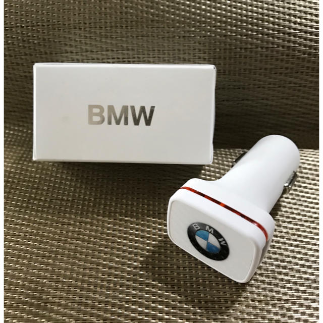 BMW(ビーエムダブリュー)のBMW オリジナル USBカーチャージャー 自動車/バイクの自動車(車内アクセサリ)の商品写真
