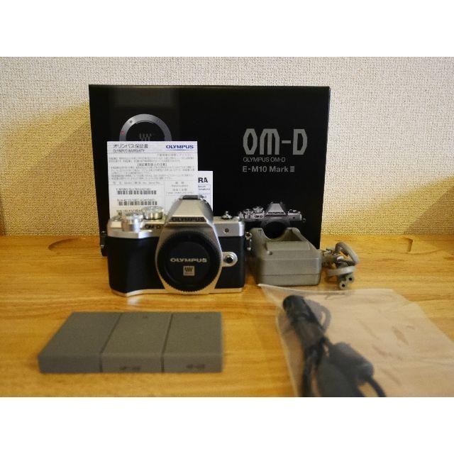 ミラーレス一眼★おまけ付き★ オリンパス O-MD E-M10 MarkⅢ ショット数少