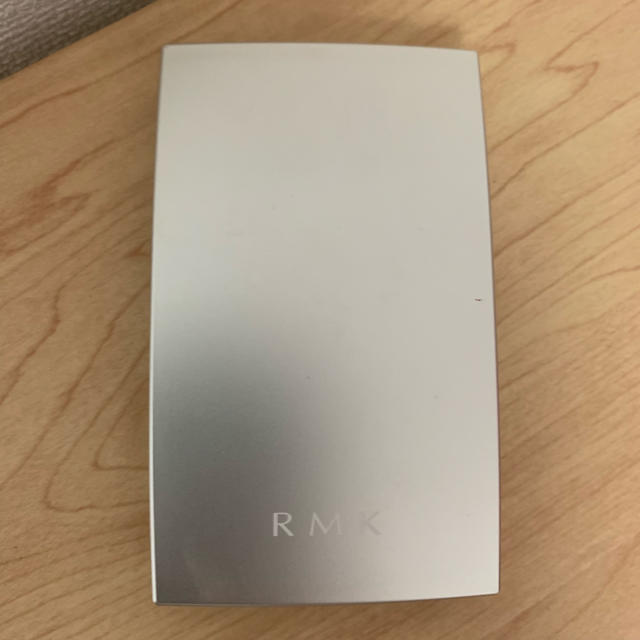 RMK(アールエムケー)のRMK シルクフィットフェイスパウダー 01 コスメ/美容のベースメイク/化粧品(フェイスパウダー)の商品写真