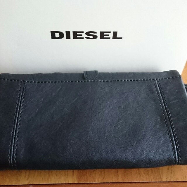 DIESEL(ディーゼル)のDIESEL長財布 レディースのファッション小物(財布)の商品写真